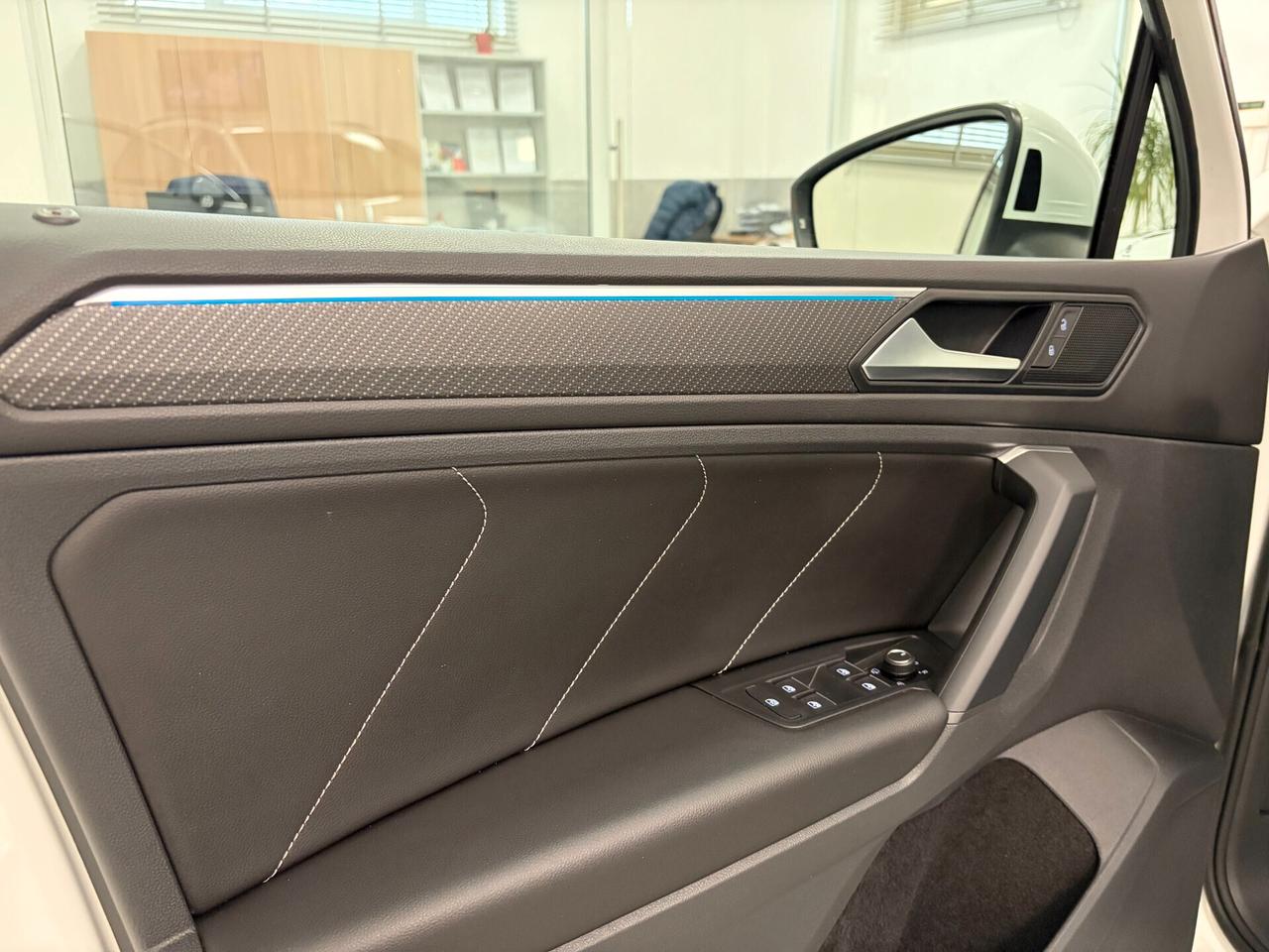 Volkswagen Tiguan 2.0 TDI 150 CV SCR DSG R-Line