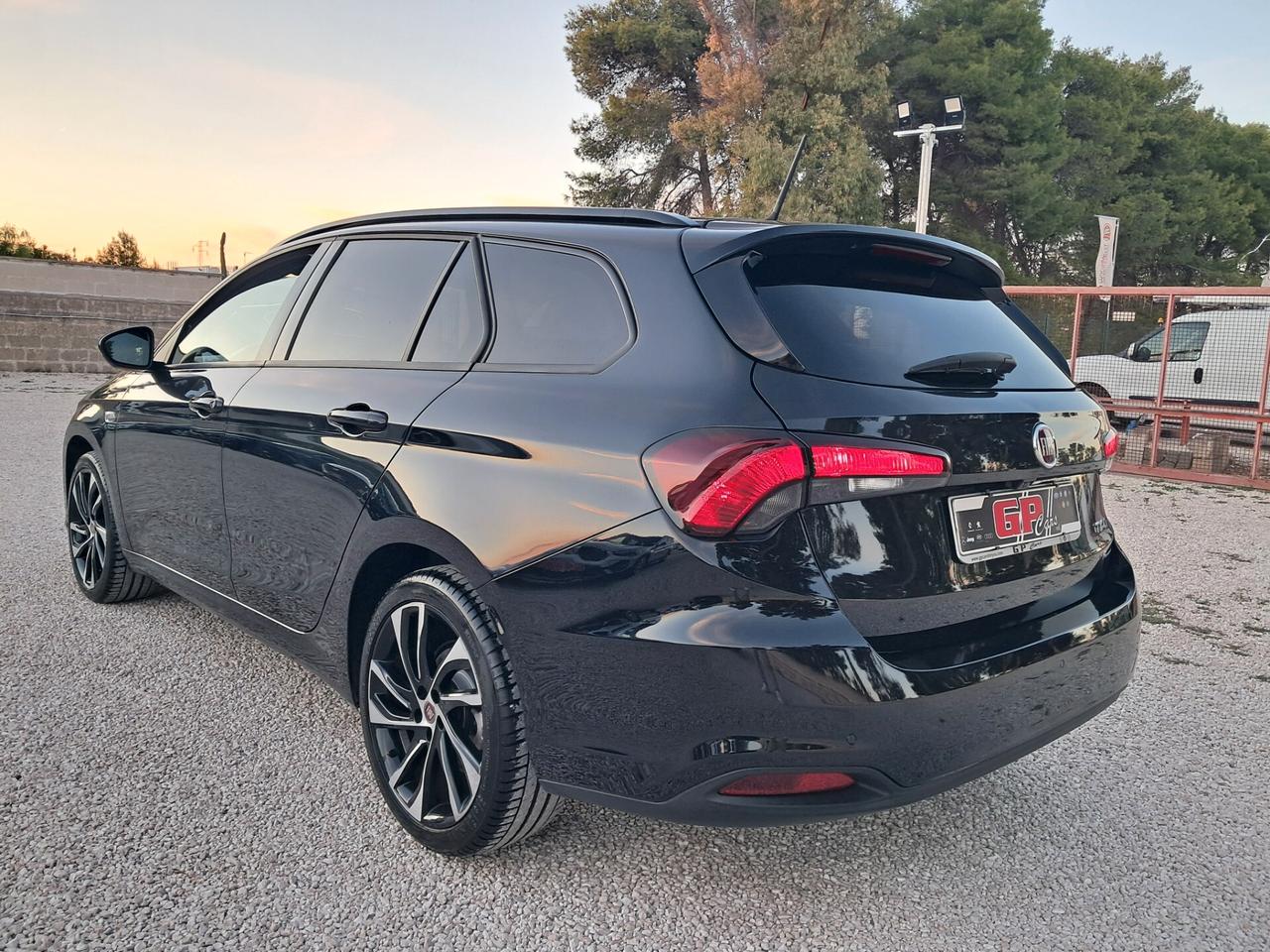 Fiat TIPO 1.6-Mtj 120CV-DCT *S-DESIGN*PELLE*NAVI*LED