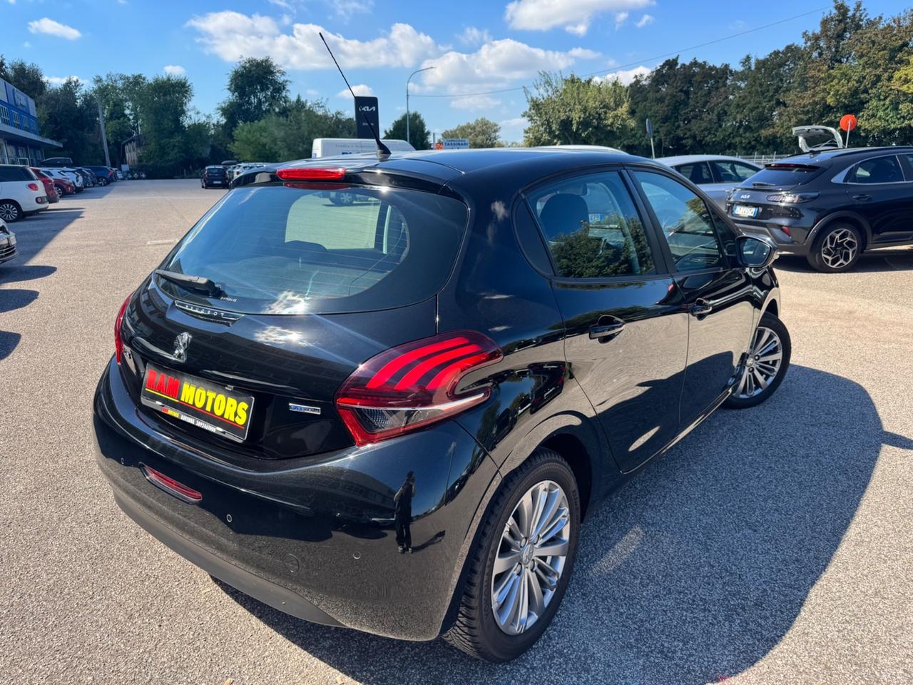 Peugeot 208 82cv 5p. GPL Allure NEOPATENTATI UNICO PROPRIETARIO