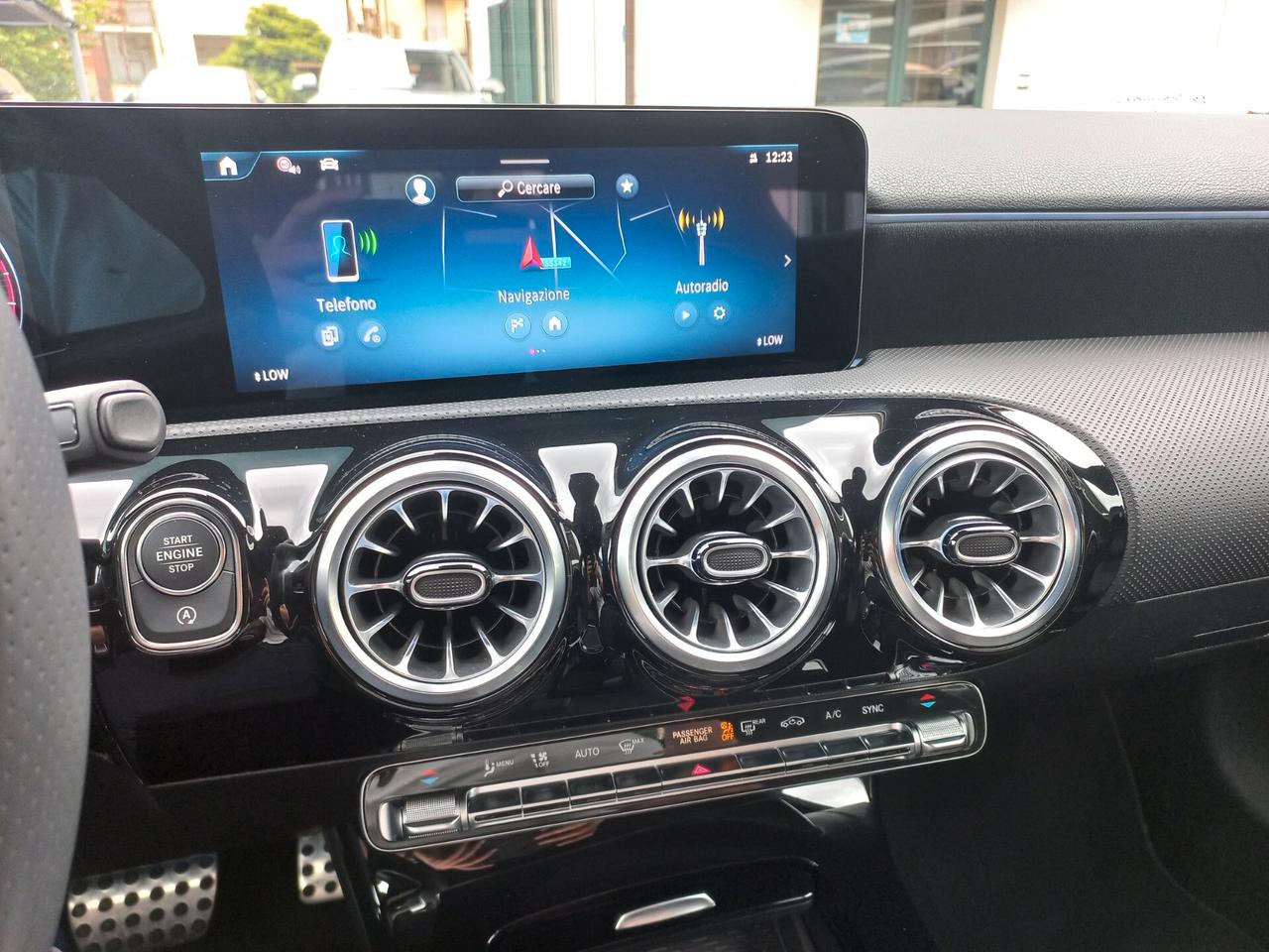 Mercedes-benz A 180 Automatic AMG Line Advanced Plus