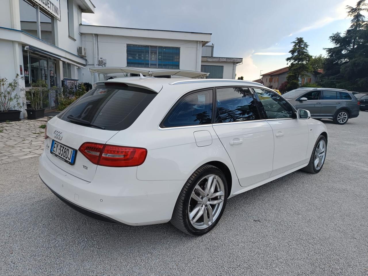 Audi A4 Avant 2.0 TDI 120 CV S-LINE Tua a 170€ al Mese
