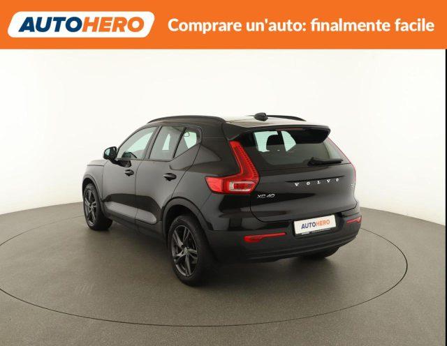 VOLVO XC40 T2 Momentum Pro
