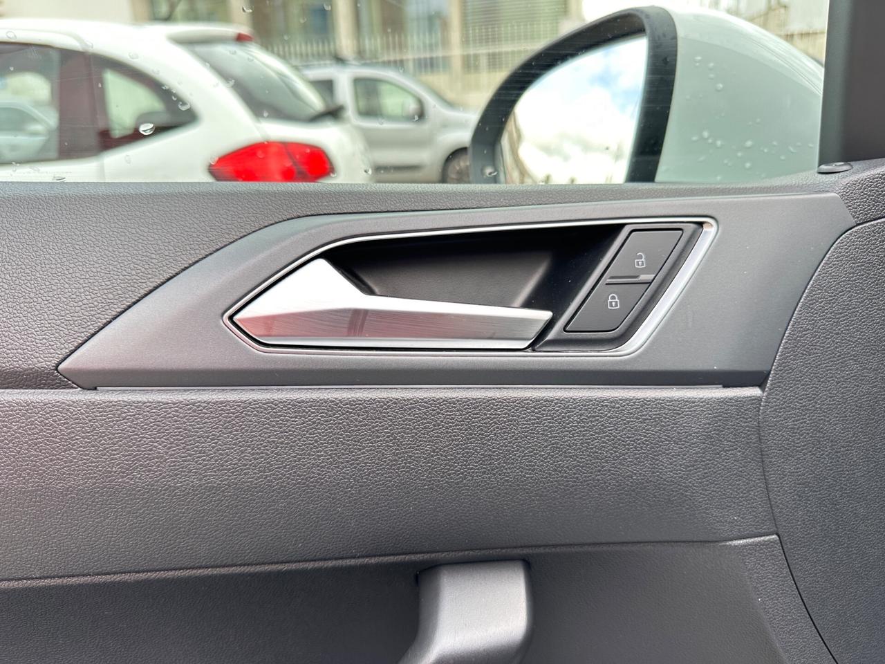 Volkswagen Taigo 1.0 TSI 110 CV R-Line- 10/2022 TETTO/LED