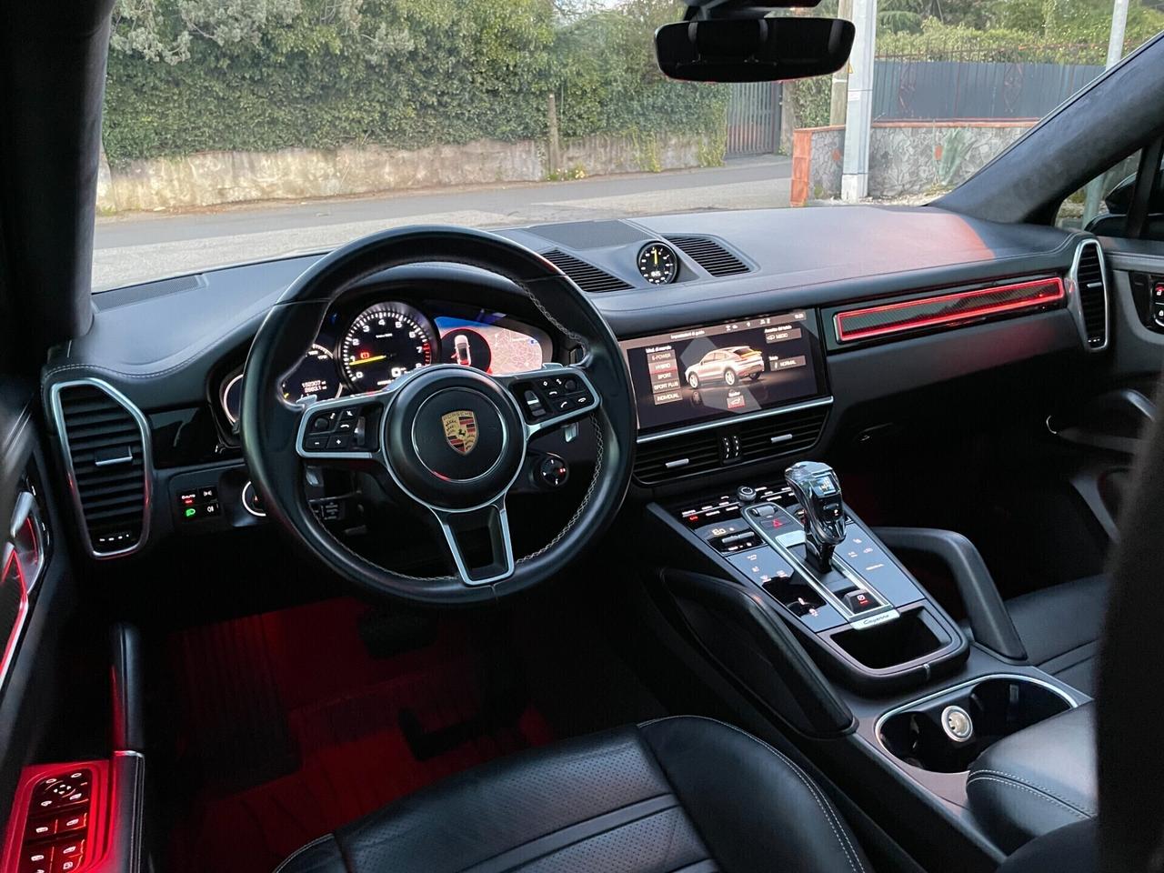 Porsche Cayenne Coupé 3.0 V6 E-Hybrid GTS