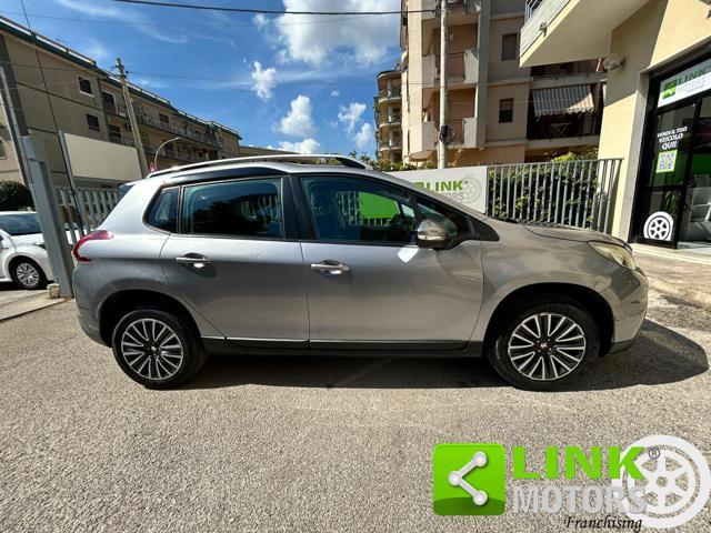PEUGEOT 2008 .