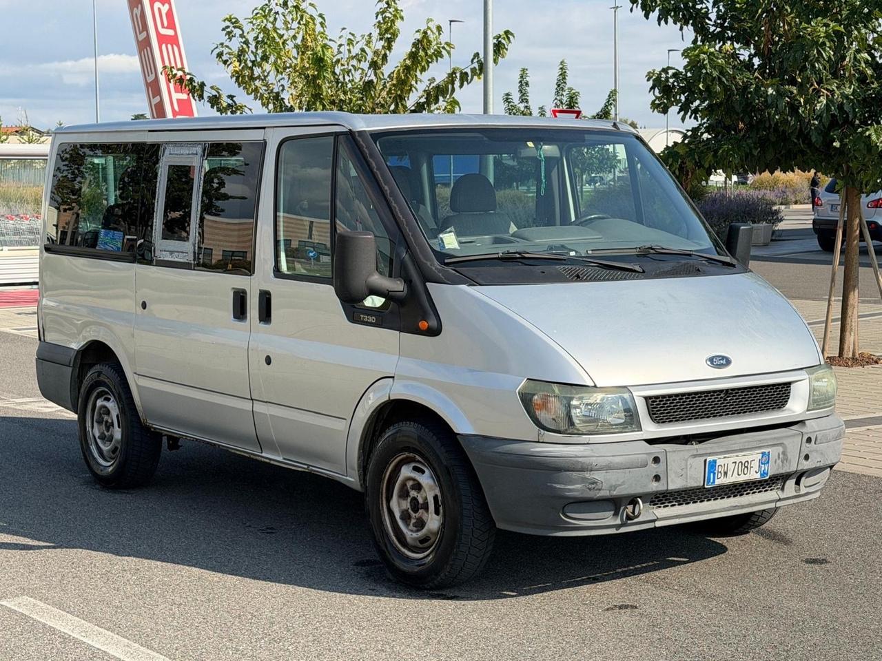 Ford Transit Bus 9 posti