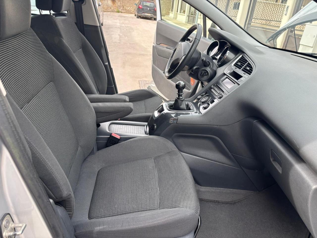 Peugeot 5008 1.6 HDi 112CV Allure