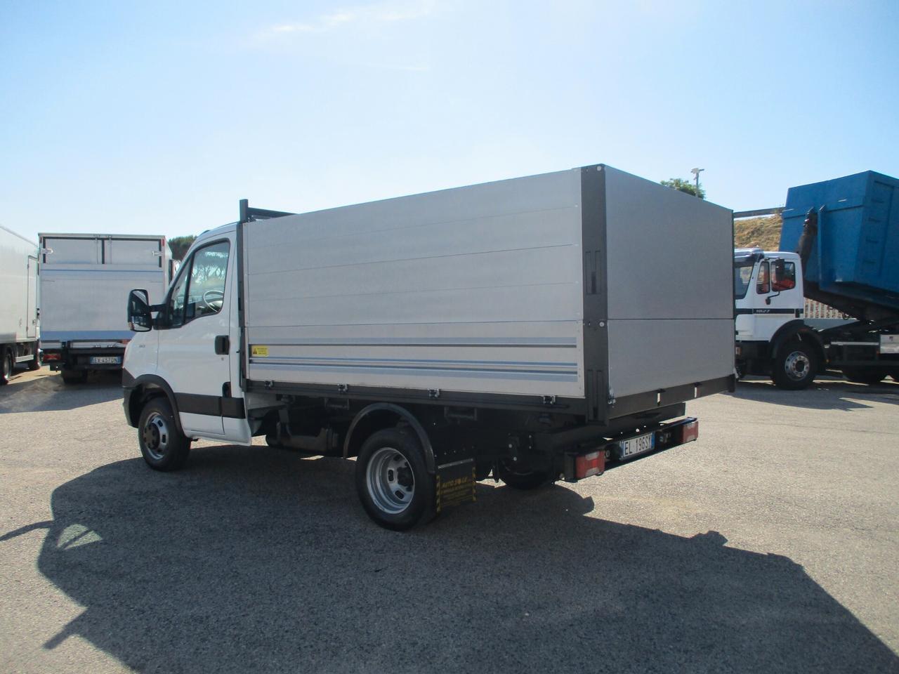Iveco Daily 35C11 2.3 110CV E5 RIBALTABILE TRILATERALE +SOVRAS