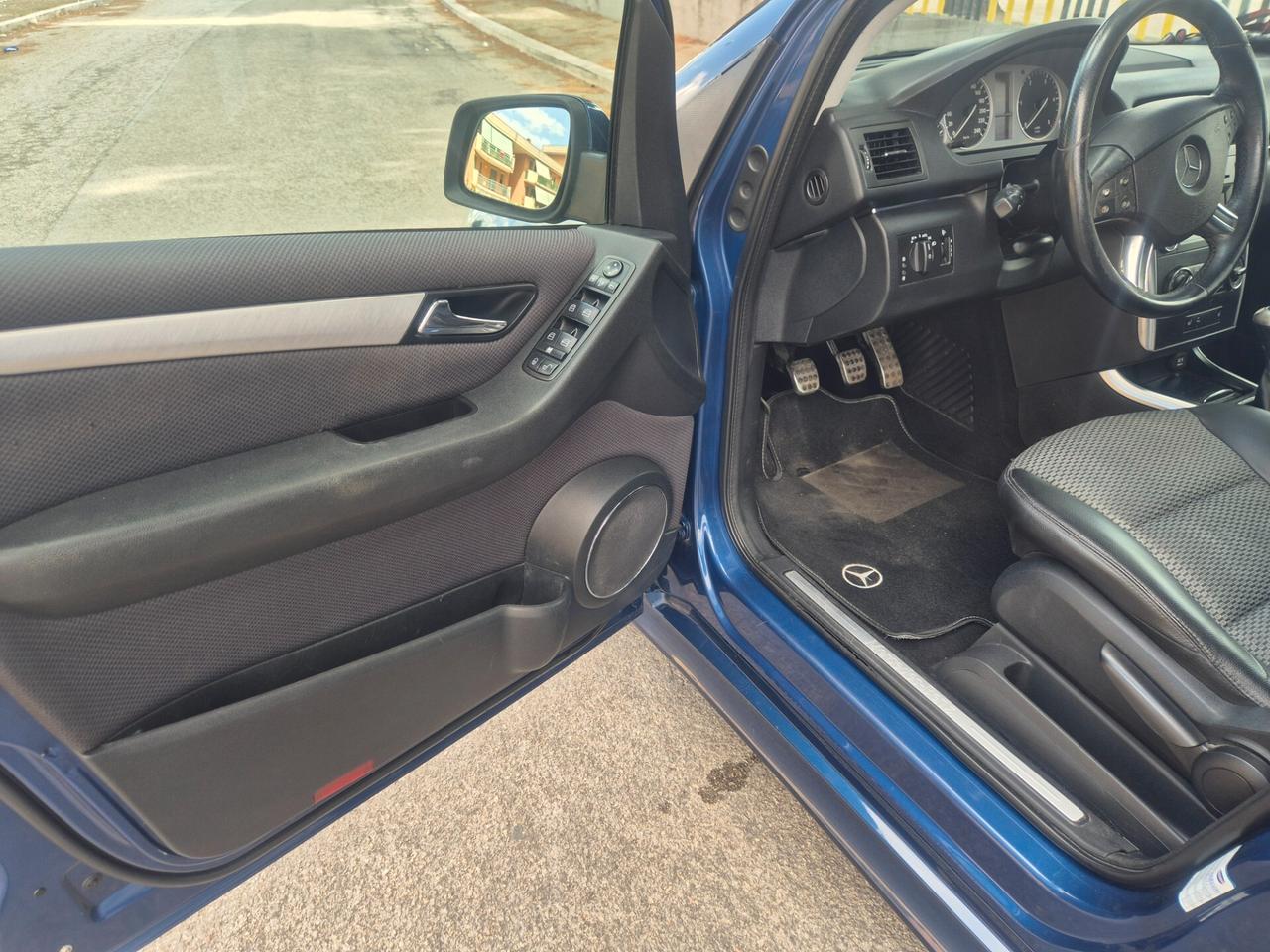 Mercedes classe B 180 SPORT 109CV ANNO 2010