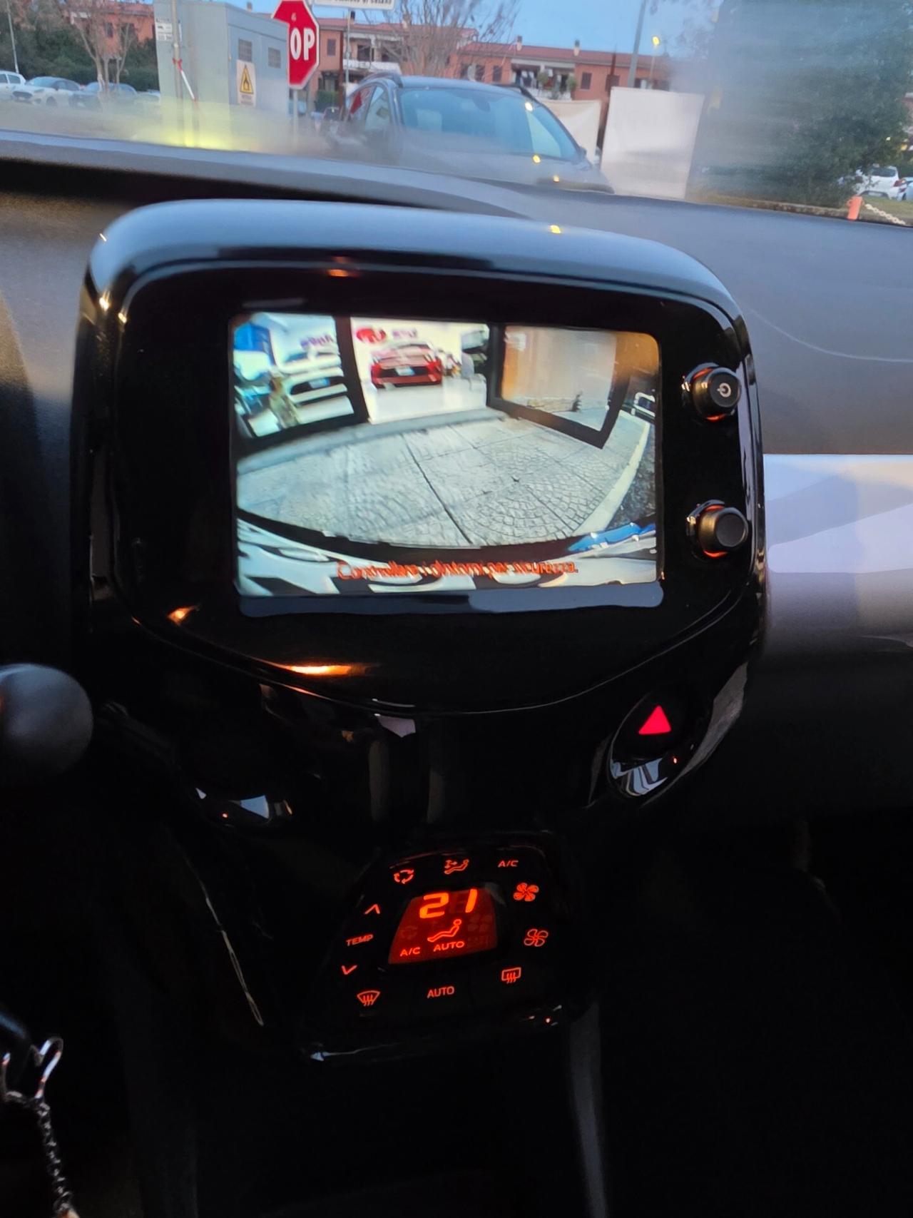 Toyota Aygo 1.0 VVT-i 69 CV 5 porte x-play