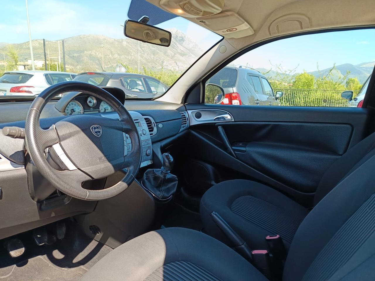 LANCIA Ypsilon 1.4GPL - NEOPATENTATI