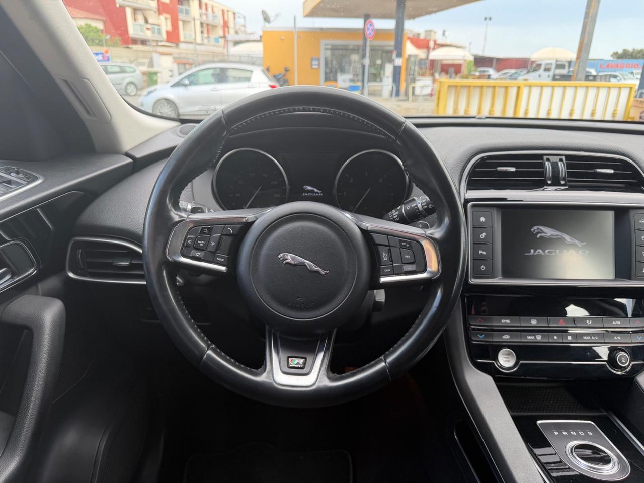Jaguar F-Pace 2.0 D 180 CV AWD aut. Portfolio