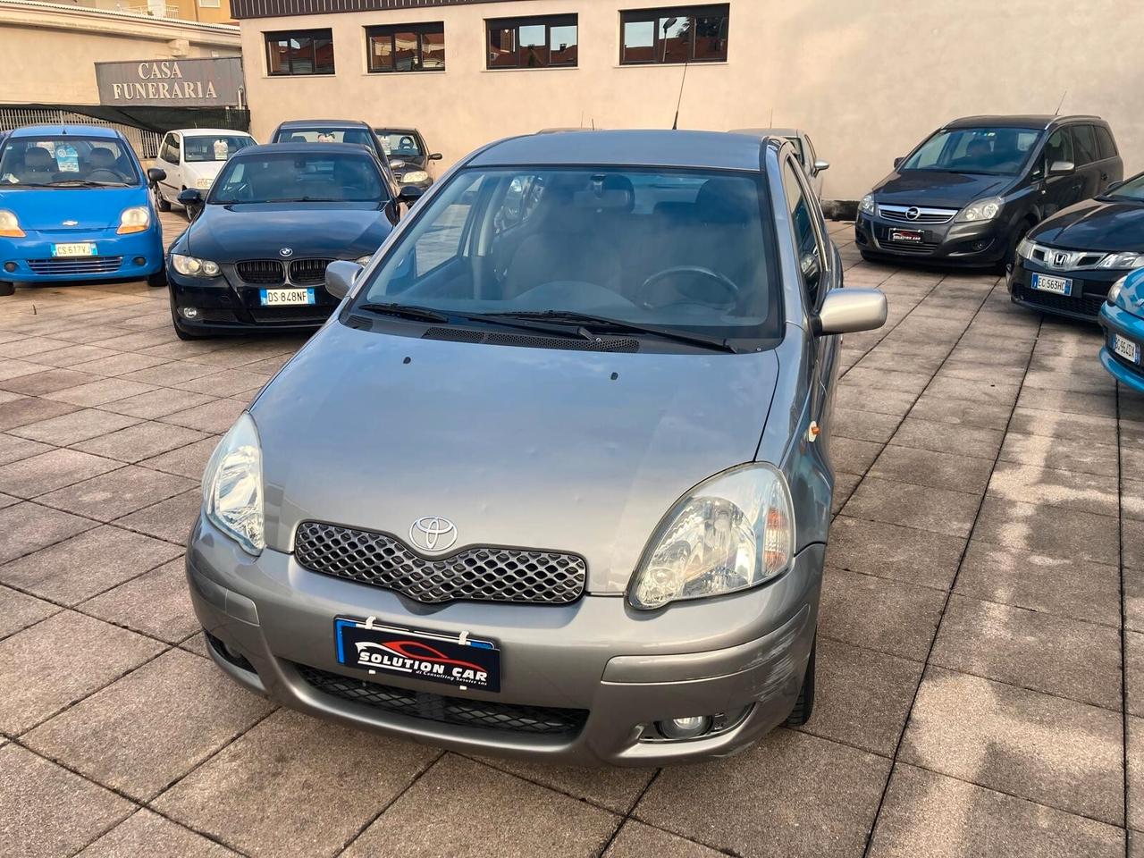 Toyota Yaris 1.3i 16V cat 5 porte Sol