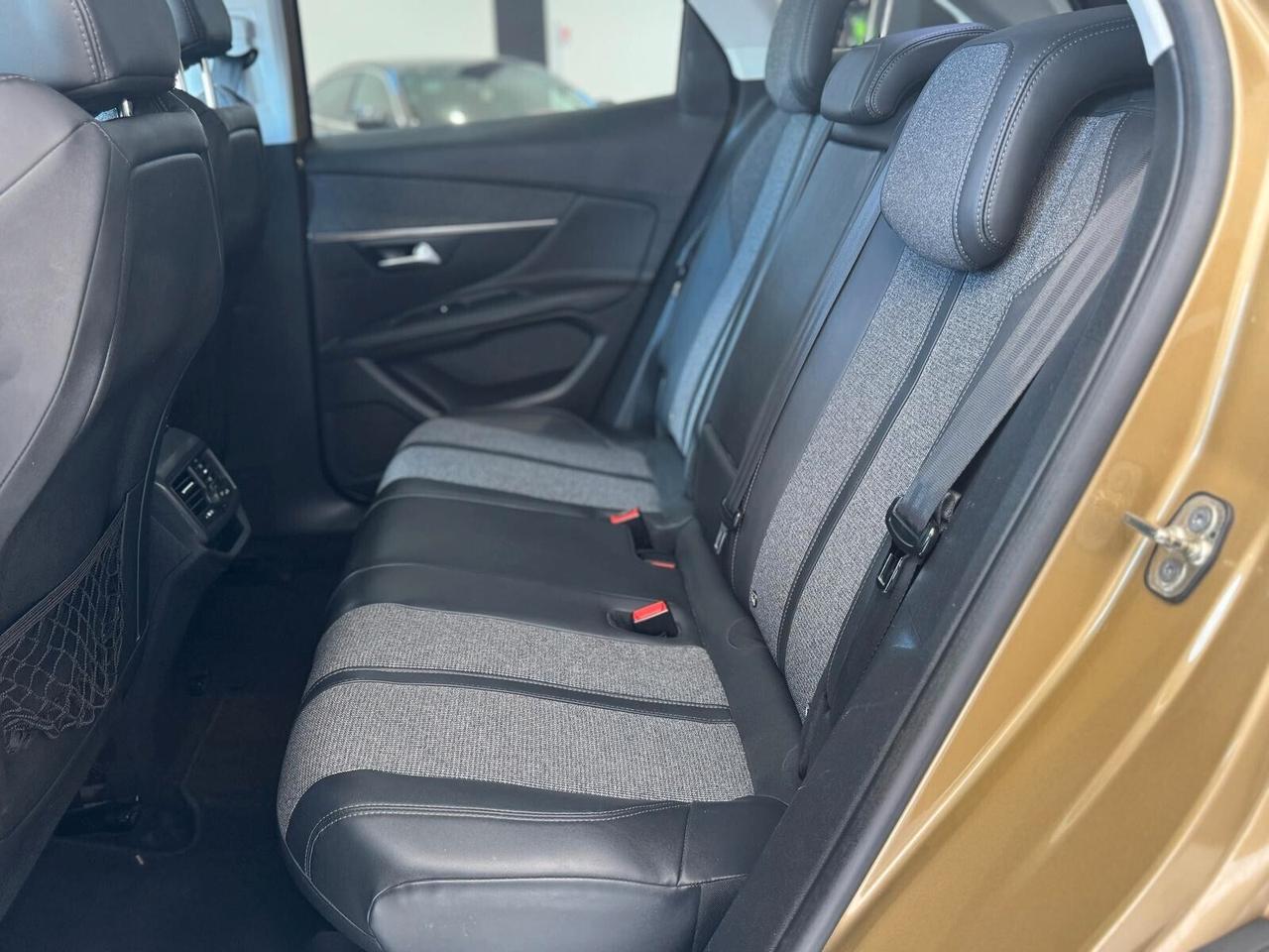 Peugeot 3008 BlueHDi 120 EAT6 Allure 12.2016