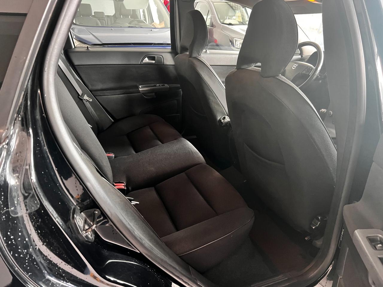 Volvo V50 D2 R-design