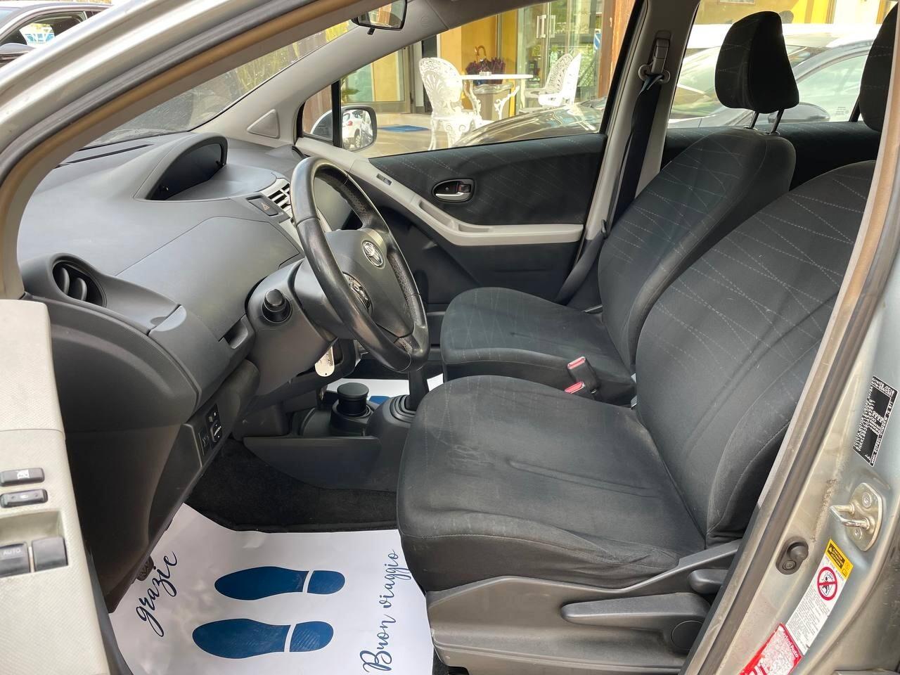 TOYOTA YARIS 1.3 B - 2008