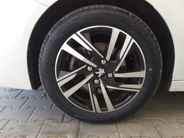 PEUGEOT 208 1.2 PureTech 100cv Allure Navi Pack