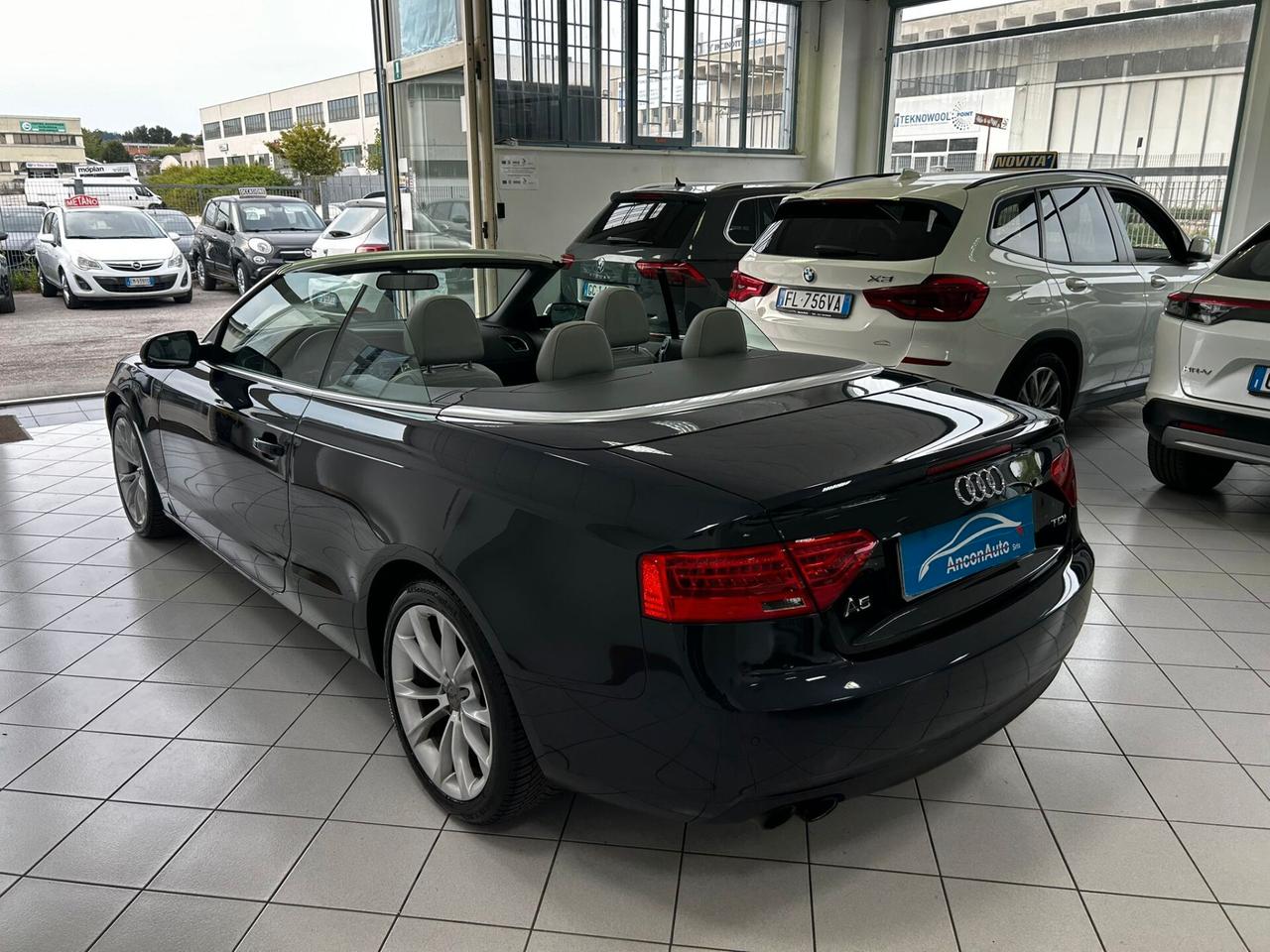 Audi A5 2.0D CABRIO 2012