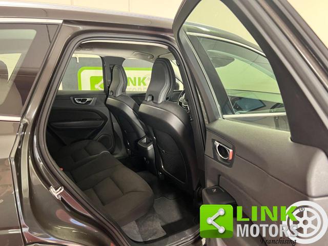 VOLVO XC60 B4 (d) Geartronic Momentum Pro