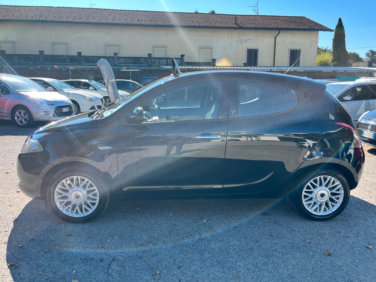 Lancia Ypsilon 1.2 69 CV 5 porte