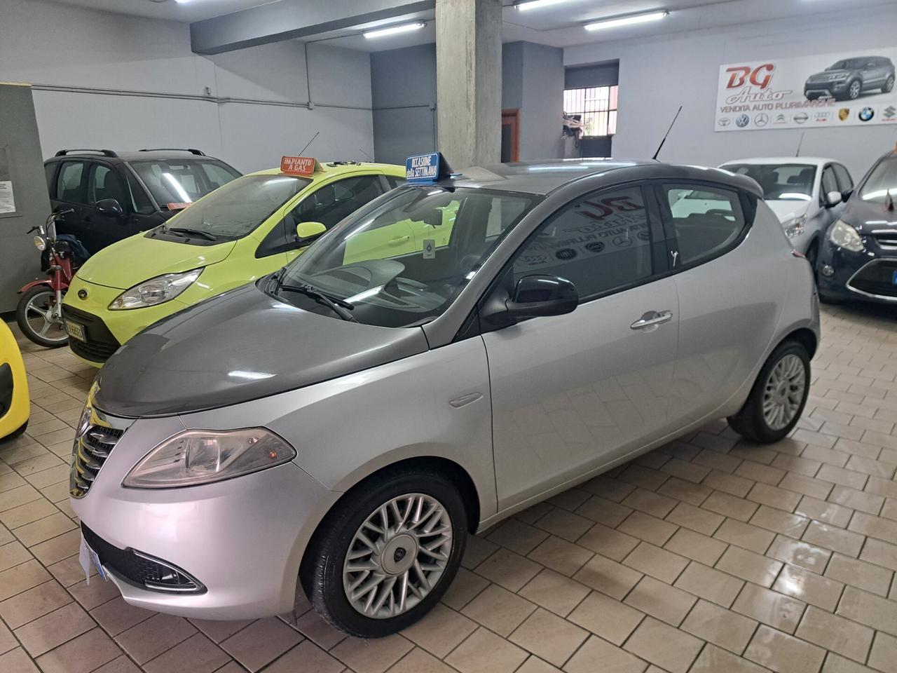 Lancia Ypsilon 0.9 TwinAir 85 CV 5 porte S&S Plati