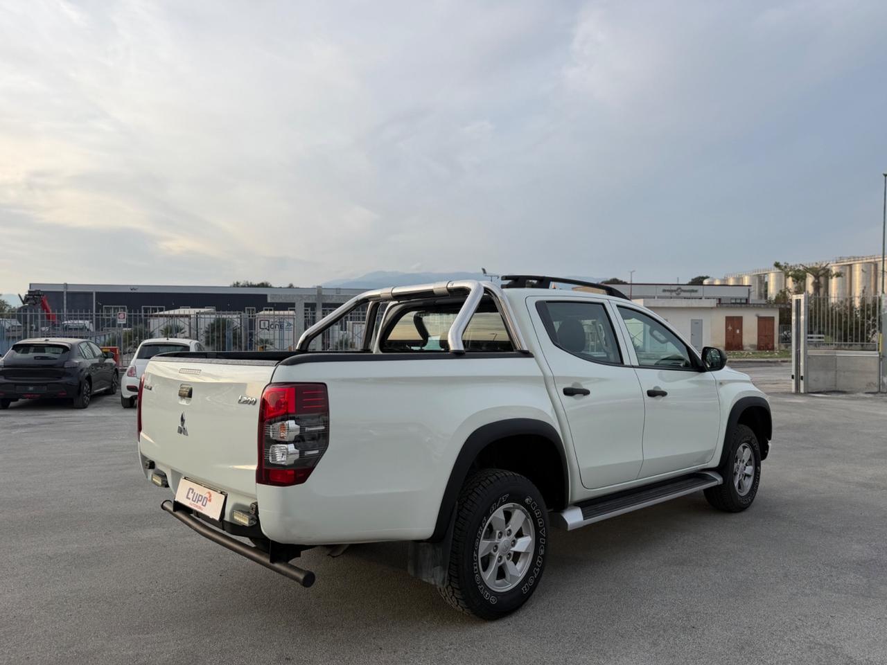 Mitsubishi L200 Invite