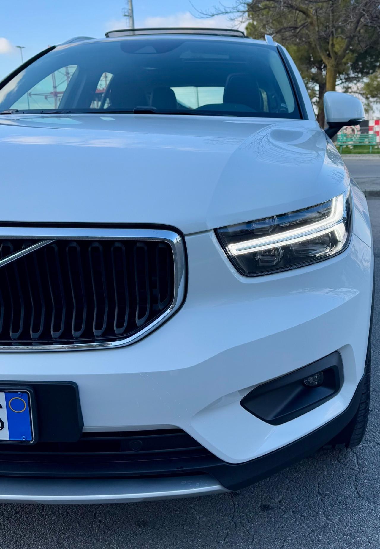 Volvo XC40 D4 AWD 190CV Geartron. Momentum TETTO