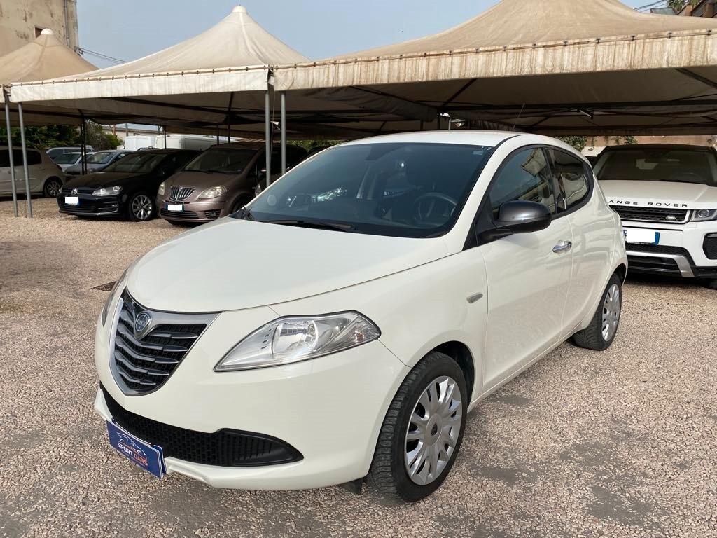 Lancia Ypsilon 1.2 69 CV 5 porte S&S Silver