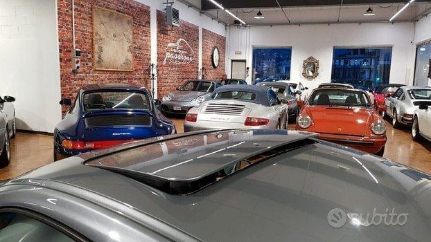 996 Porsche 911 Carrera 4S Book service italiana