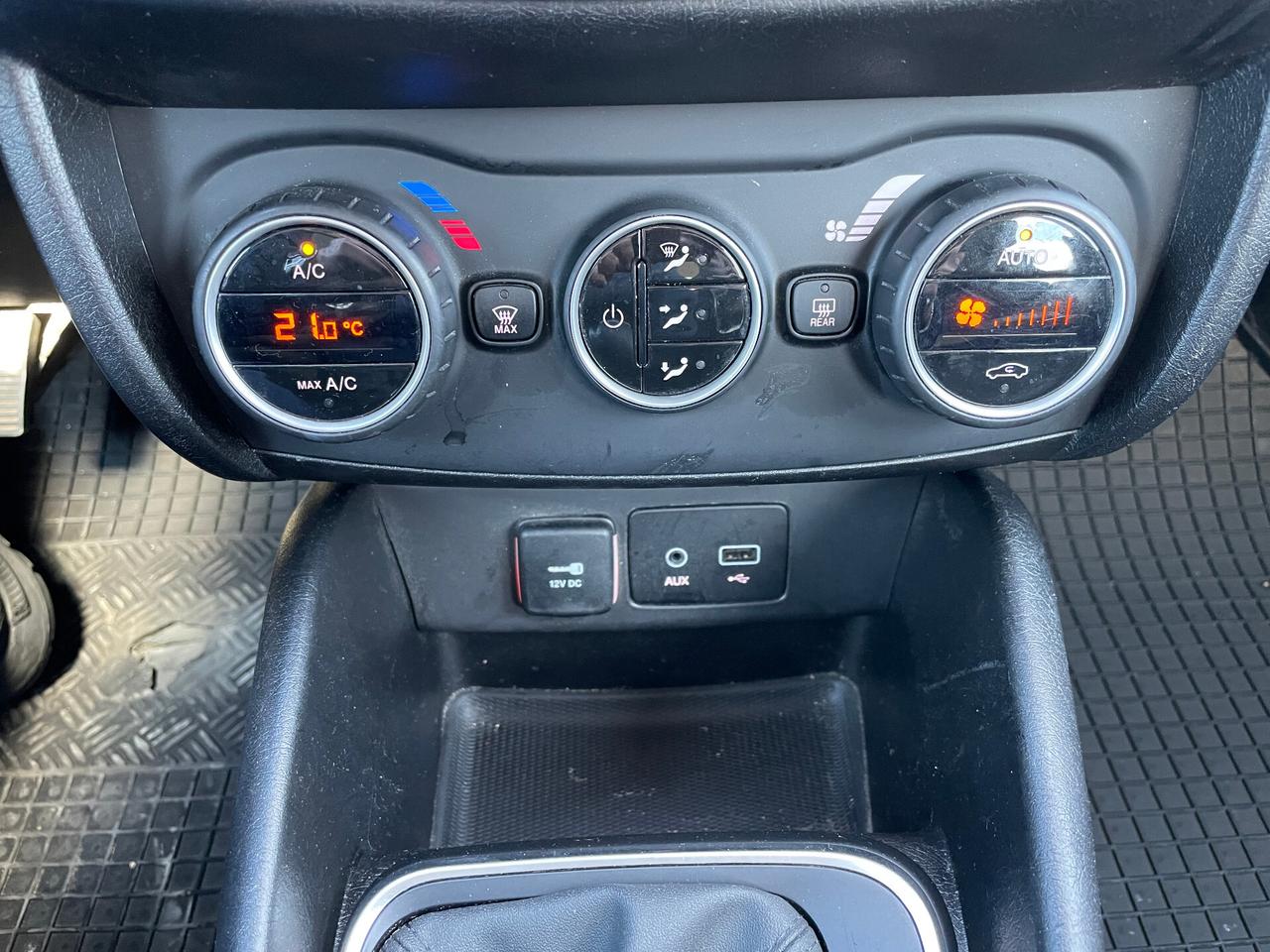 Fiat Tipo 1.3 Mjt 95CV SW Lounge-NAVIGATORE-RETROCAMERA