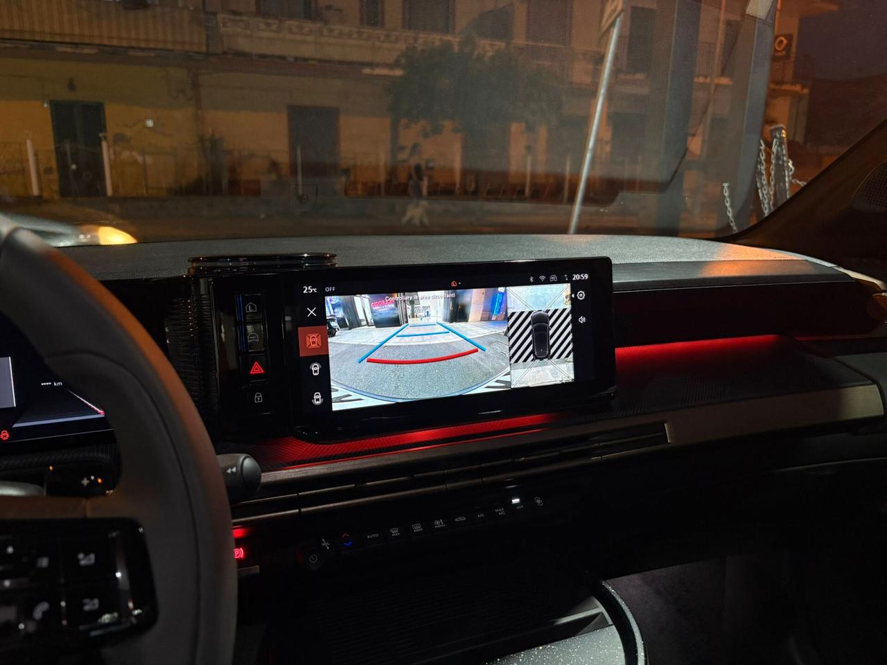 Lancia Ypsilon Hybrid e-DCT Edizione Cassina