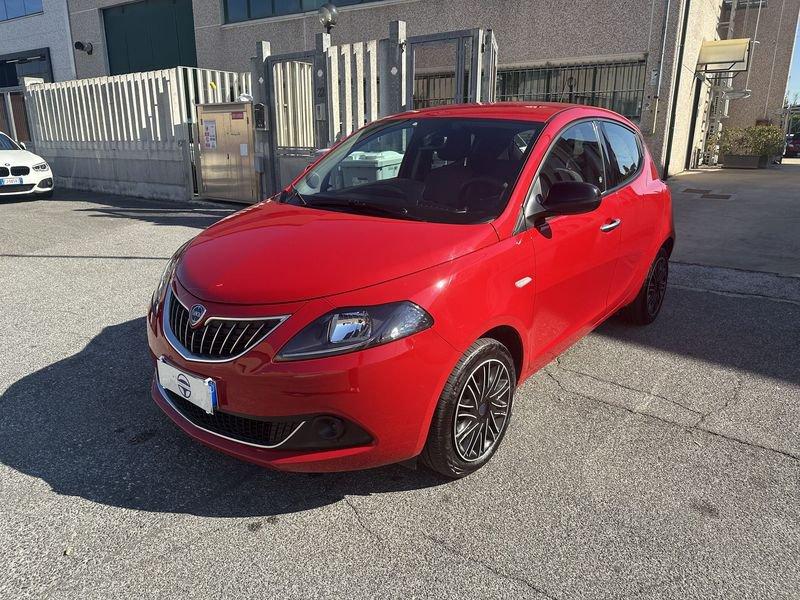 Lancia Ypsilon Ypsilon 1.0 firefly hybrid Silver Plus s&s 70cv