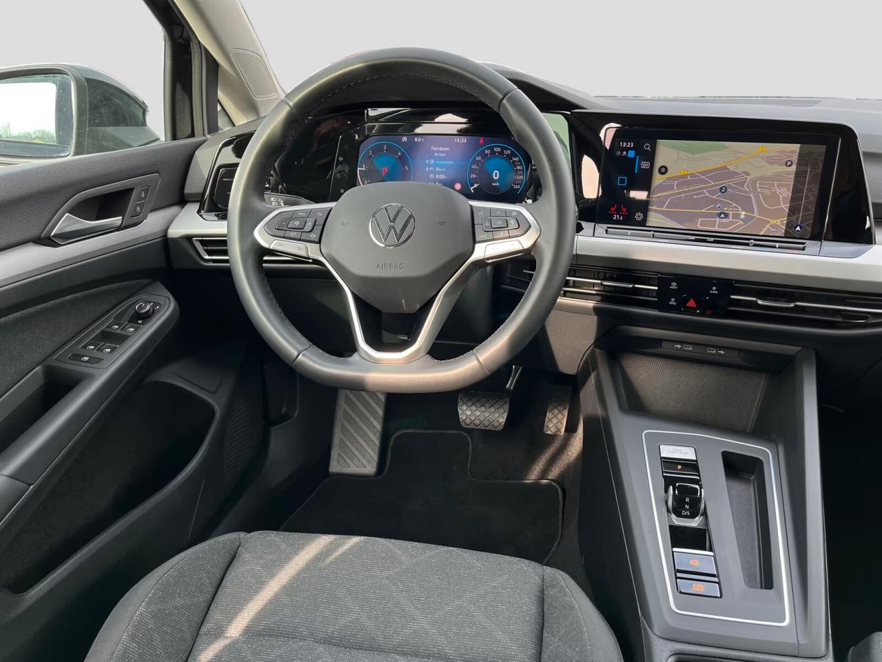Volkswagen Golf 2.0 TD DSG Life LED-NAVI