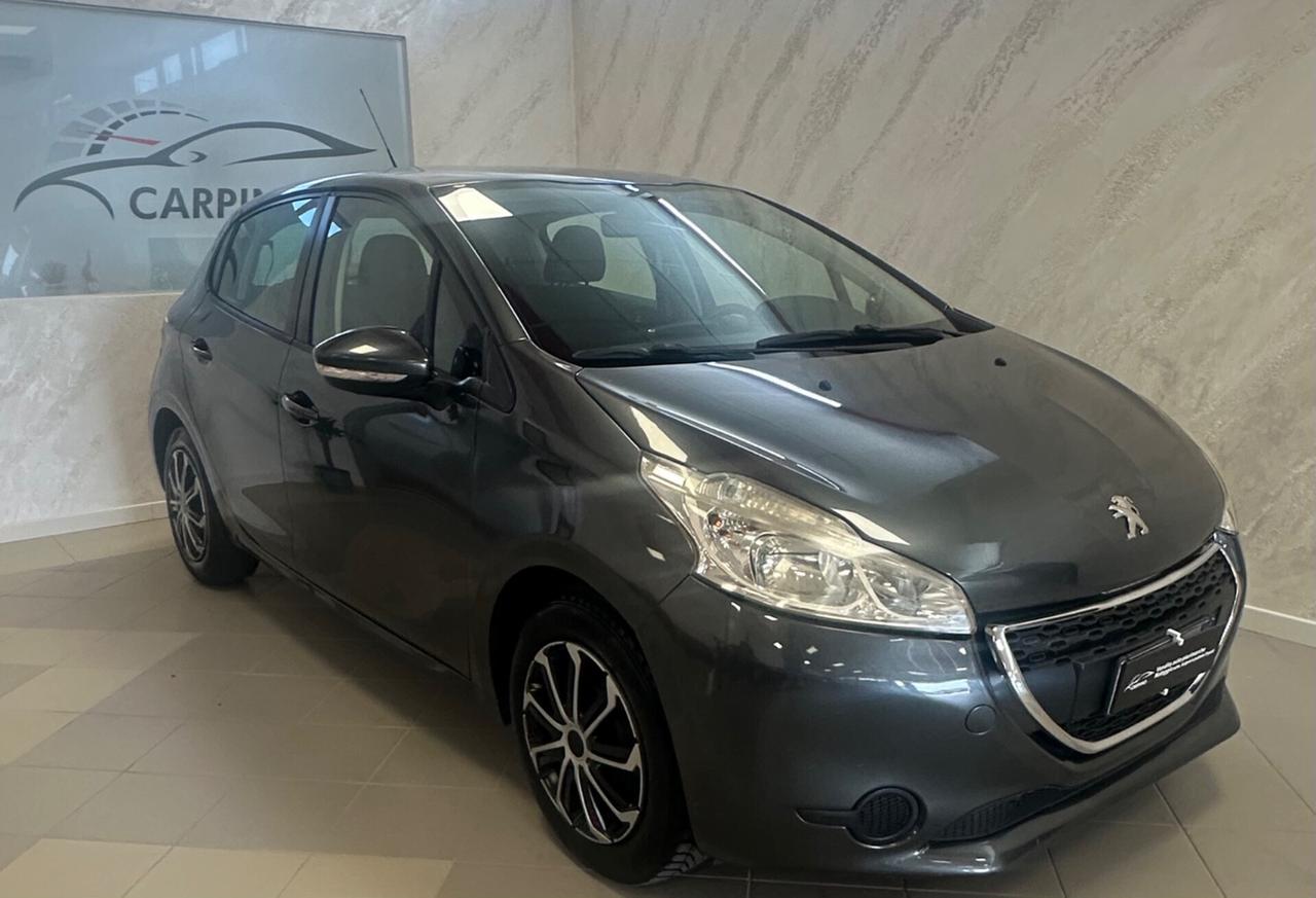 Peugeot 208 1.4 HDi 68 CV 5 porte Allure