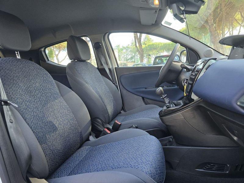 Lancia Ypsilon 1.0 FireFly 70cv Hybrid Silver Plus