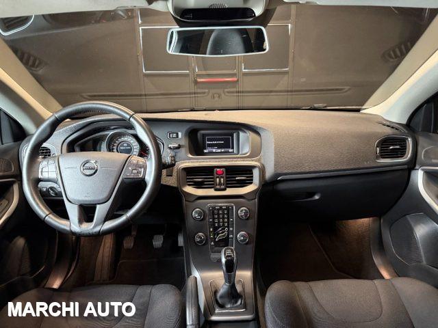VOLVO V40 T2 Plus