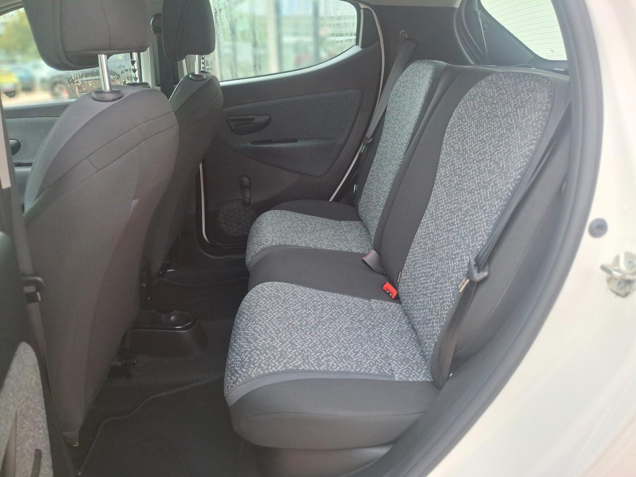 Lancia Ypsilon 1.0 FireFly 5 porte S&S Hybrid Gold