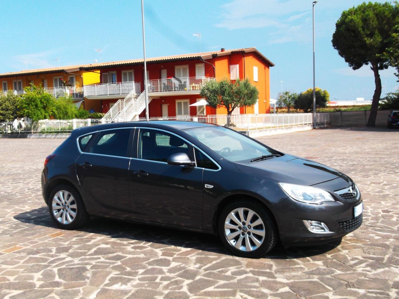 Opel Astra Berlina 1.7 CDTI Cosmo 2011