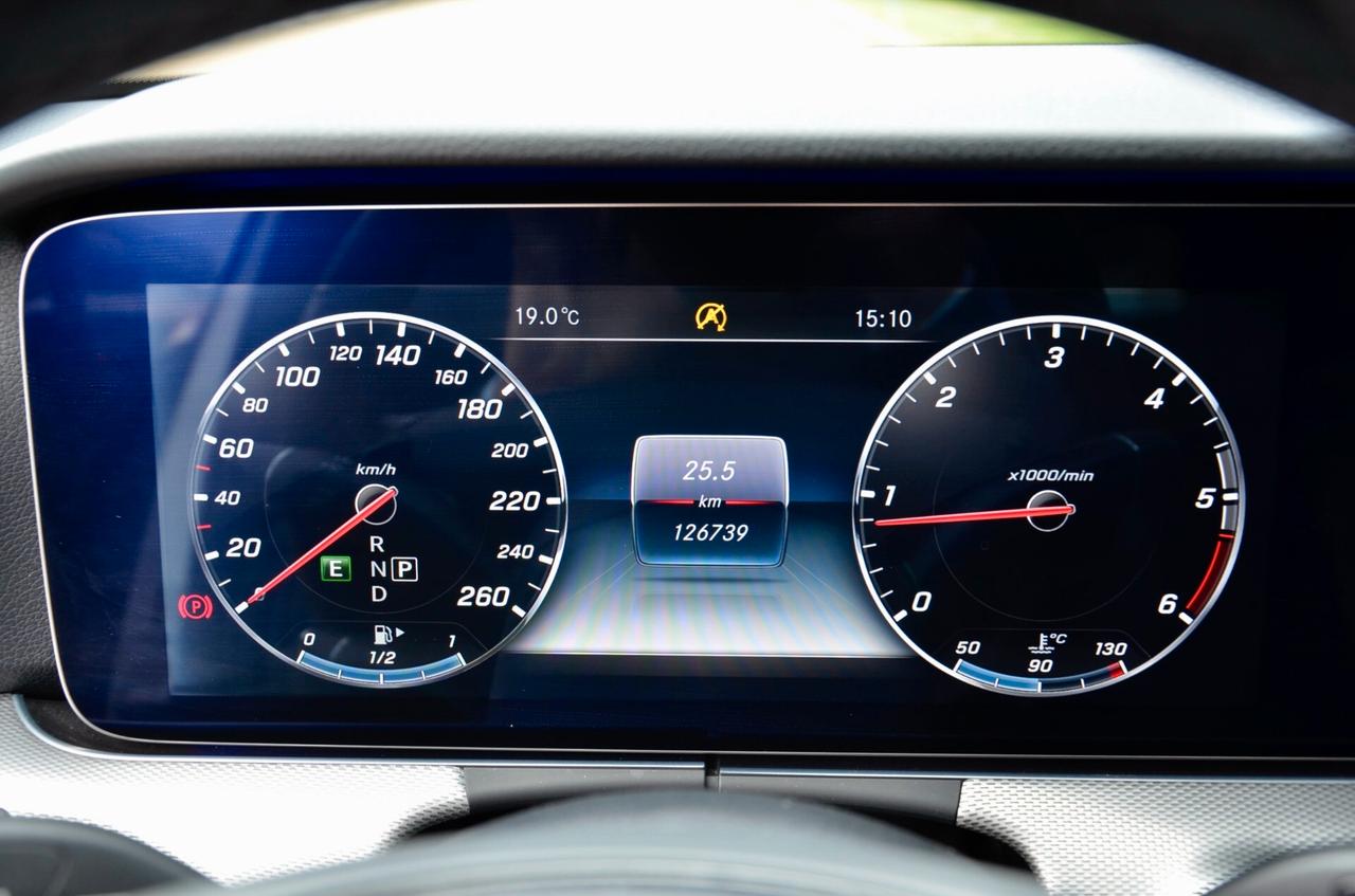 MERCEDES-BENZ E 220d PREMIUM 194cv AUTO, SERVICE MERCEDES, TETTO, RETROCAMERA 360°, FARI LED, NAVI, EURO 6C, PERMUTE