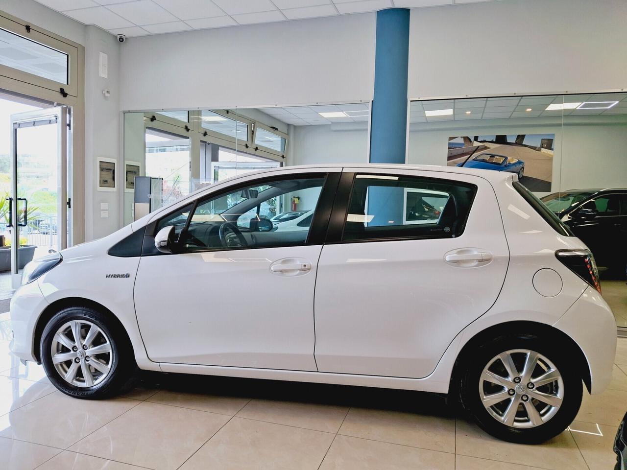 Toyota Yaris 1.5 Hybrid 5 porte Cool "Unico Proprietario