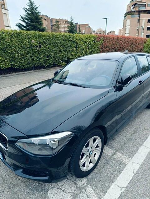 Bmw 118 118d 5p. Urban