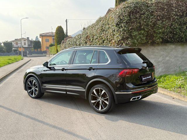 VOLKSWAGEN Tiguan 2.0 TDI 150 CV SCR DSG R-Line UNICO PROPRIETARIO