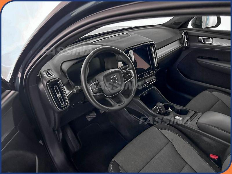 Volvo XC40 XC40 2.0 b4 Momentum Pro awd auto