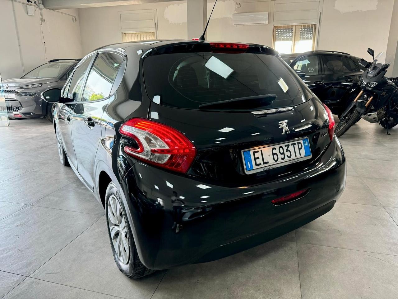 Peugeot 208 1.4 HDi 68 CV 5 porte 2012