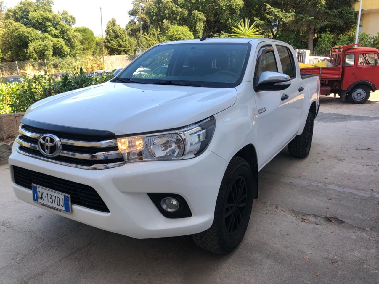 Toyota Hilux 2.4 D-4D 4WD 4 porte Double Cab Lounge