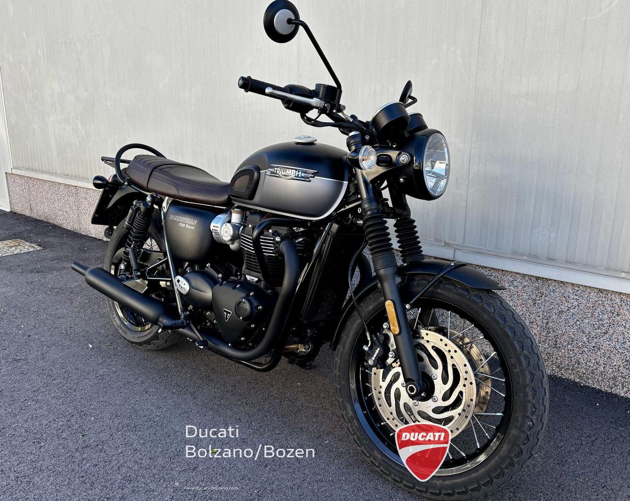 Triumph Bonneville T120 Black