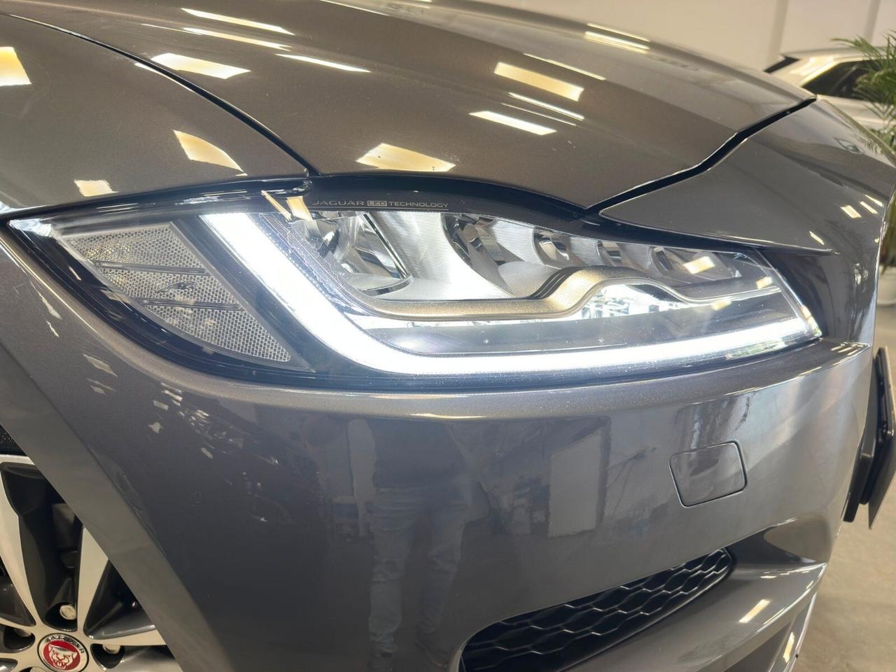 Jaguar F-Pace 2.0 D 180 CV AWD aut. Portfolio