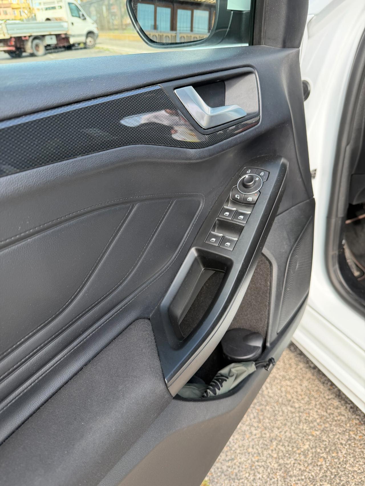 Ford Focus 1.0 EcoBoost Hybrid 125 CV 5p. ST-Line X