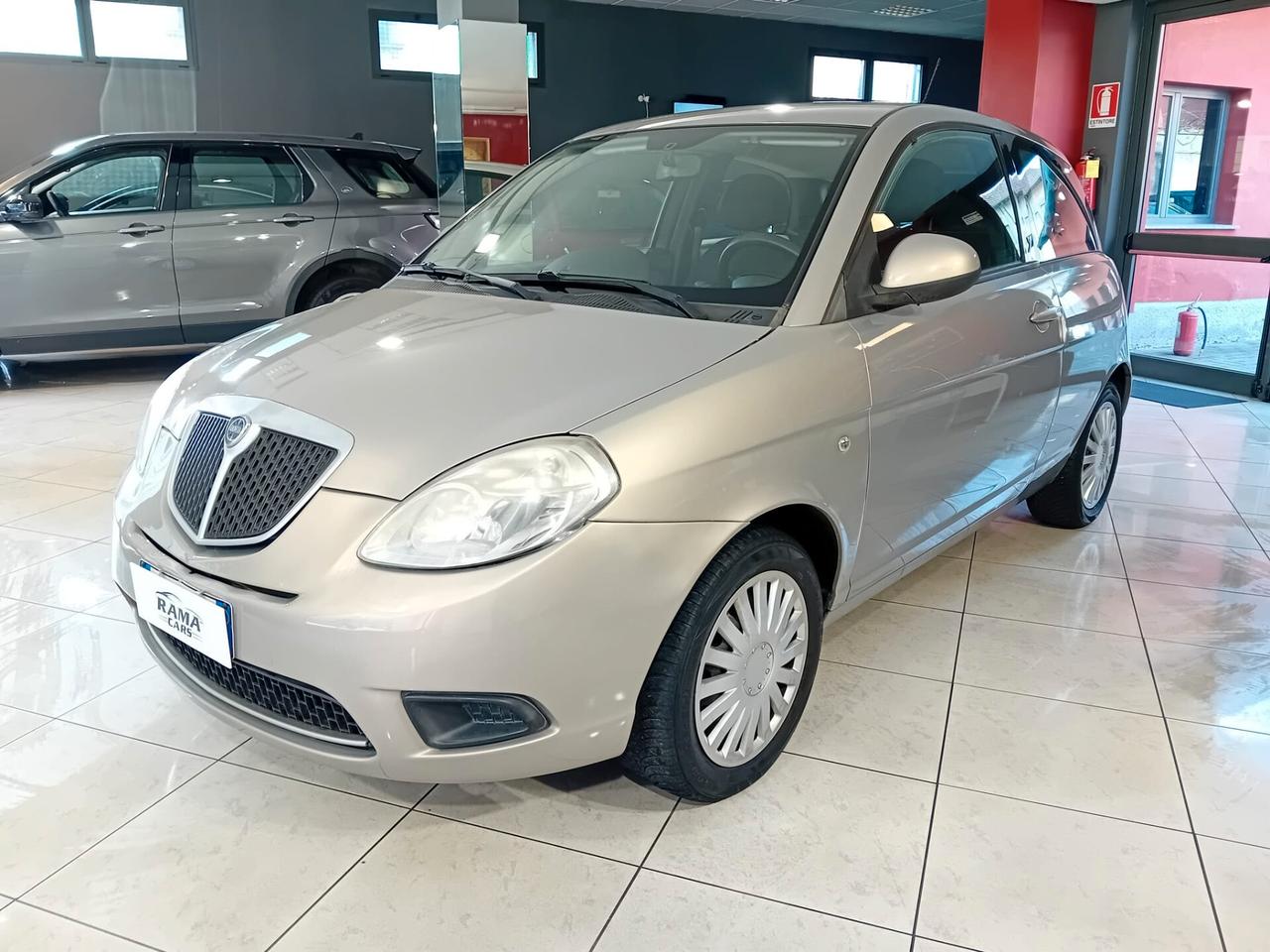 Lancia Ypsilon