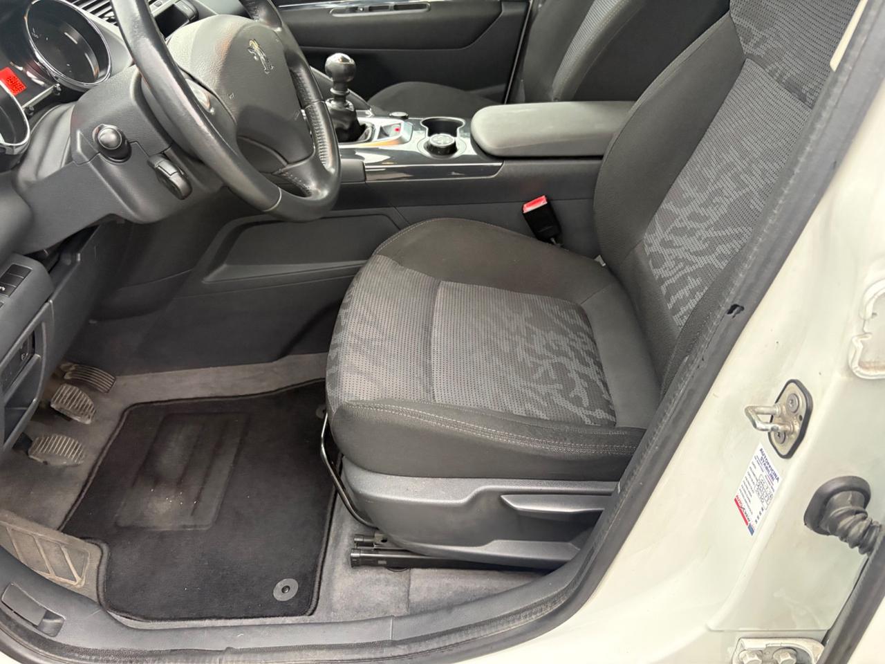Peugeot 3008 1.6 HDi 112CV Tecno